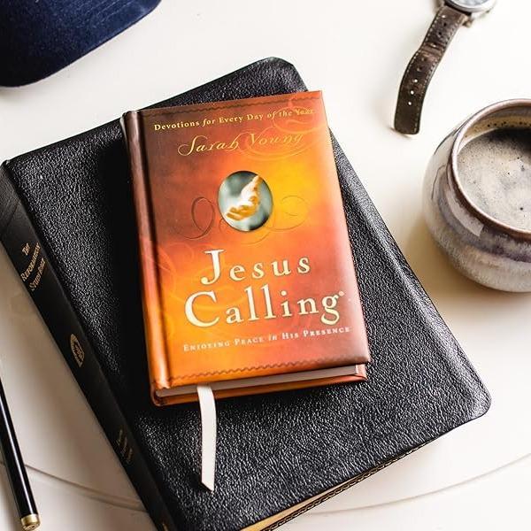 Jesus_Calling,_Padded_Hardcover,_with_Scripture_References:_Enjoying_Peace_in_His_Presence_(A_365-Day_Devotional)