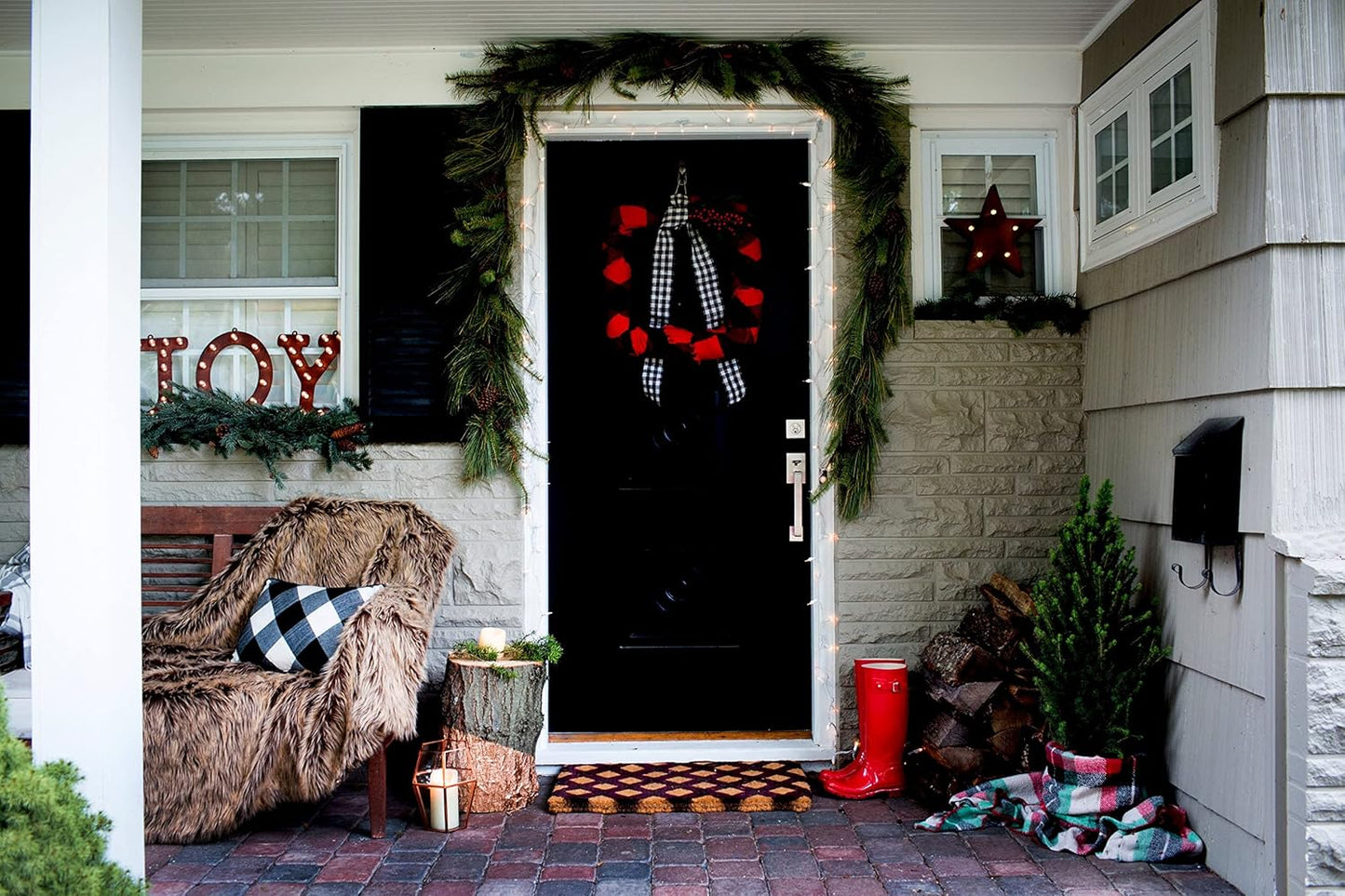 Command Outdoor Refill Strips – Re-Hang Seasonal Wreaths and Lanterns Without Marring Siding