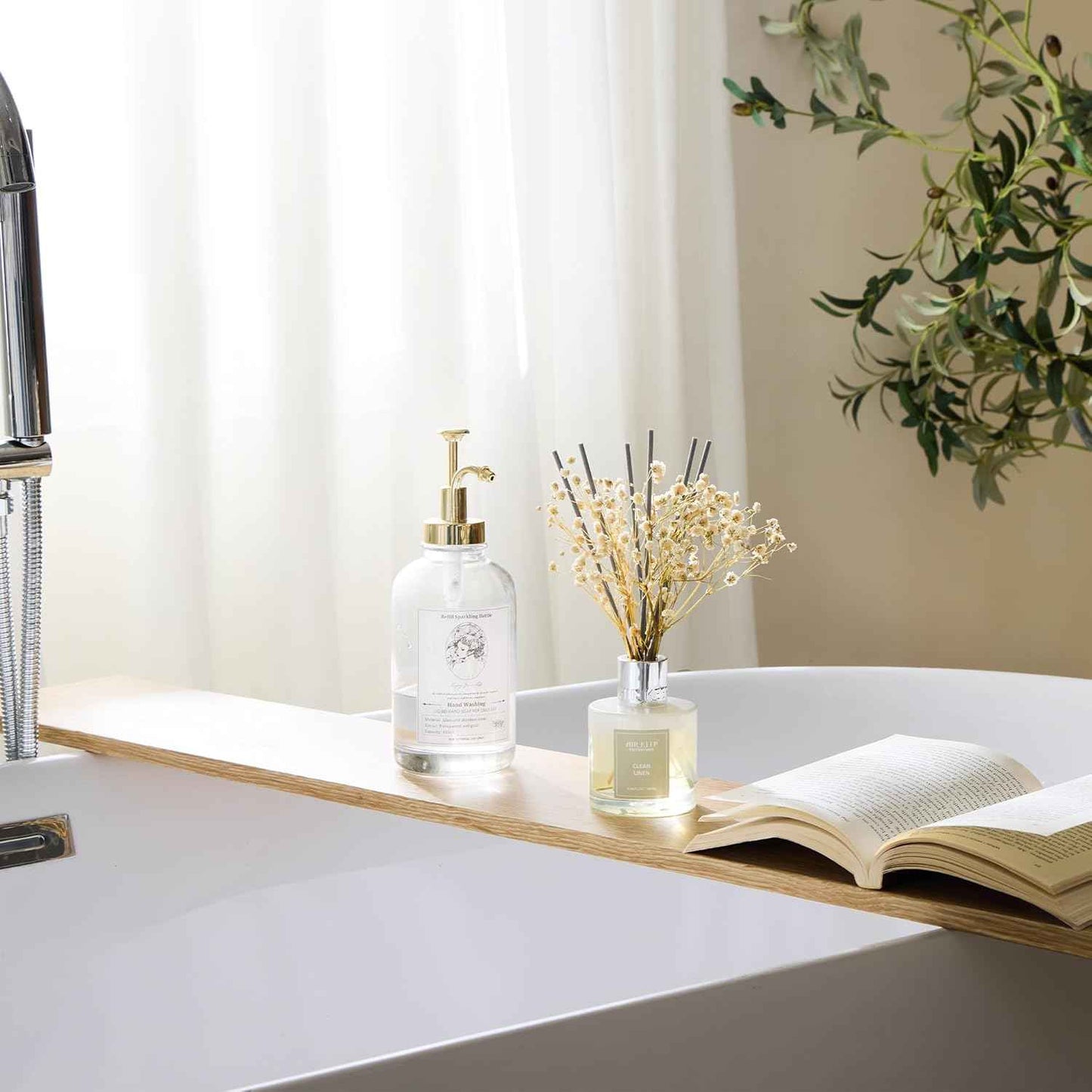 Reed Diffuser for Studio Apartment – Effortless Passive Fragrance with Simple Flip-and-Refresh Maintenance