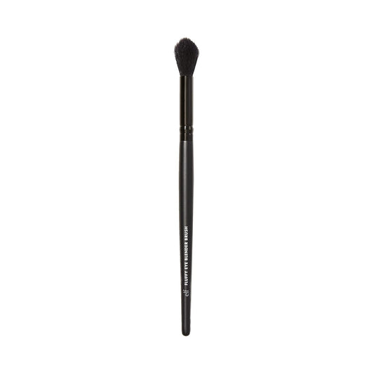 e.l.f._Fluffy_Eye_Blender_Brush,_Easily_Blends_Eyeshadow_&_Can_Be_Used_to_Set_Concealer_With_Powder,_Creates_A_Soft-Focus_Effect,_Vegan_&_Cruelty-Free