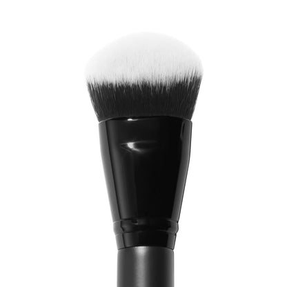 e.l.f._Smooth_Swipe_Foundation_Brush,_Face_Makeup_Brush_For_A_Natural-Looking_Finish,_For_Liquid_&_Cream_Formulas,_Vegan_&_Cruelty-Free