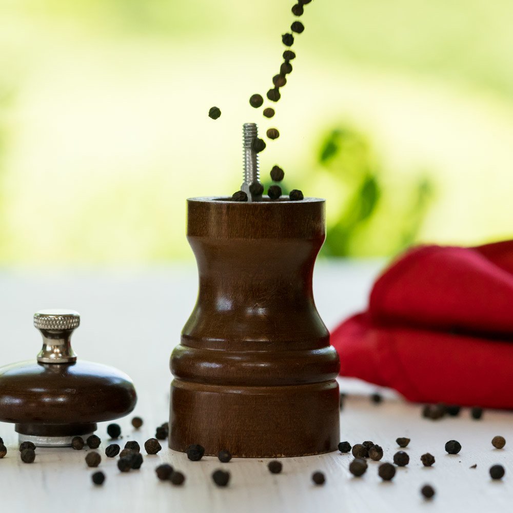 McCormick_Organic_Whole_Black_Peppercorns,_13.75_oz