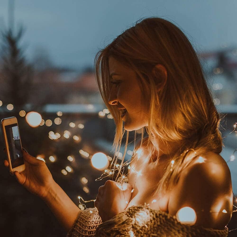 Photo_Clip_String_Light_-_33Ft_100LED_Fairy_Lights_with_Clips_for_Pictures_With_Timer,_Photo_Light_with_50_Clear_Clips_for_Bedroom_Christmas_Wedding_Decor