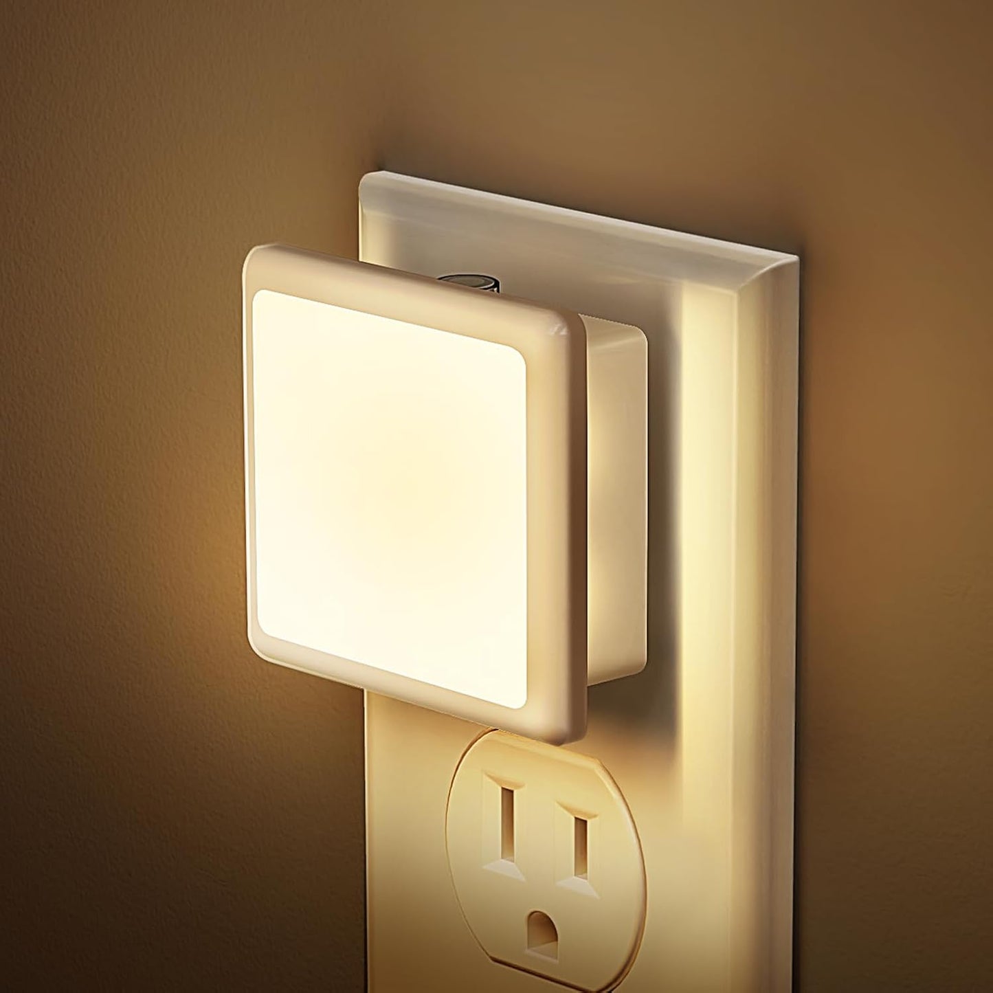 JandCase_Night_Lights_Plug_into_Wall_2_Pack,_Plug_in_Night_Light_with_Dusk-to-Dawn_Light_Sensor,__Warm_White/Daylight/Red/Amber/Blue_White_0.3W,_LED_Nightlight_for_Bathroom,_Adult,_Hallway