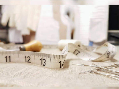 GDMINLO_Soft_Tape_Measure_Double_Scale_Body_Sewing_Flexible_Tailor_Craft_Vinyl_Ruler_for_Weight_Loss_Medical_Body_Measurement,_Has_Centimetre_Scale_on_Reverse_Side_60-inch（White）