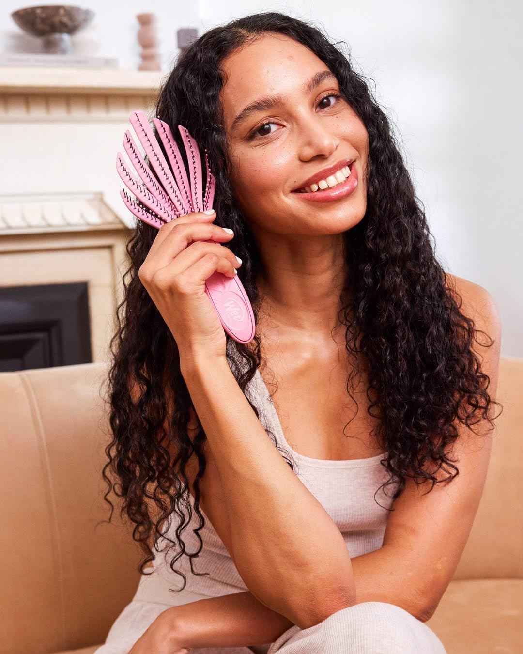 Wet Brush Go Green Curl Detangler Hair Brush, Pale Pink, Ultra-Soft IntelliFlex Detangling Bristles Glide Through Tangles with Ease, Great For Curls, No Split Ends & Pain-Free for Wet or Dry Hair