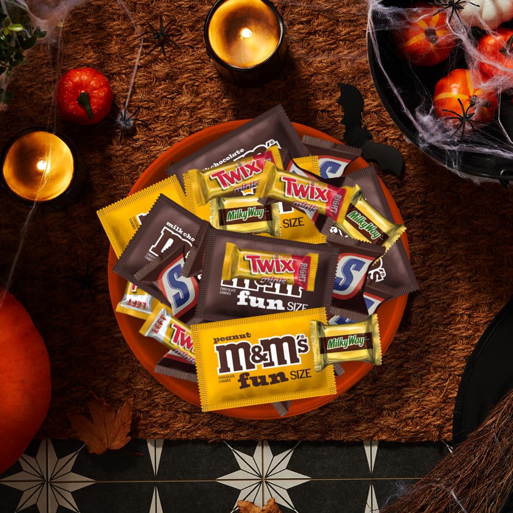 M&M'S,_SNICKERS,_TWIX_&_MILKY_WAY_Milk_Chocolate_Halloween_Candy_Variety_Pack,_200_Ct_Bulk_Assorted_Chocolate_Candy_Variety_Pack