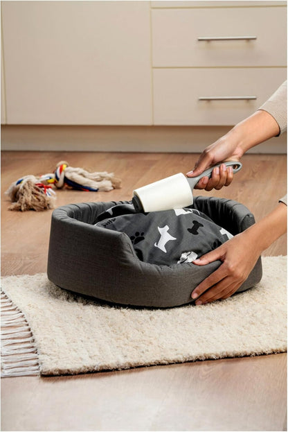 Scotch-Brite_Pet_Hair_Pickup_Extra_Sticky_Lint_Roller,_Designed_for_Removing_Fur_+_Fluff_on_Couches,_Clothes,_Dog_and_Cat_Beds,_&_More,_4_Pack,_192_Easy-Tear_Adhesive_Sheets_Total