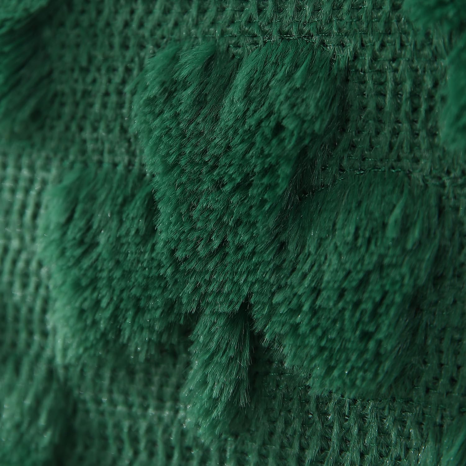 DFXSZ_St_Patricks_Day_Pillow_Covers_18x18_inch_Set_of_2_St_Patricks_Day_Decorations_Green_Shamrock_Soft_Plush_Faux_Fur_Jacquard_Throw_Pillows_for_Bedroom_Sofa_Holiday_Festivals_Home_Decor_PTK021A18