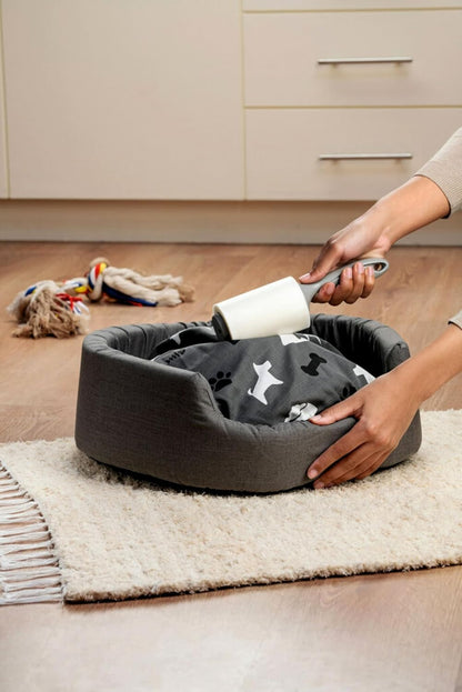 Scotch-Brite_Pet_Hair_Pickup_Extra_Sticky_Lint_Roller,_Designed_for_Removing_Fur_+_Fluff_on_Couches,_Clothes,_Dog_and_Cat_Beds,_&_More,_4_Pack,_192_Easy-Tear_Adhesive_Sheets_Total