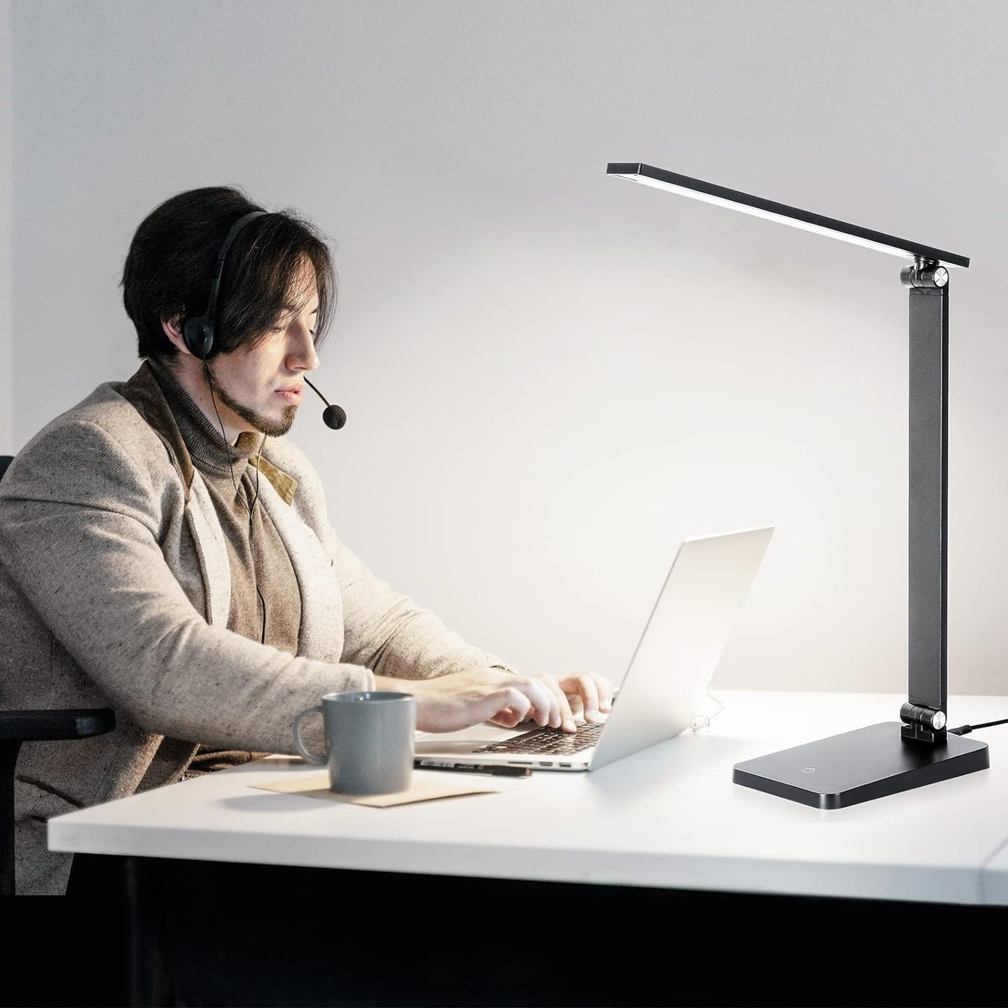 LED_Desk_Lamp_for_Home_Office,_3_Levels_Dimmable_Desk_Light_with_USB_Charging_Port,_Small_Study_Lamp,_Reading_Light_for_Table,_Black,_5000K