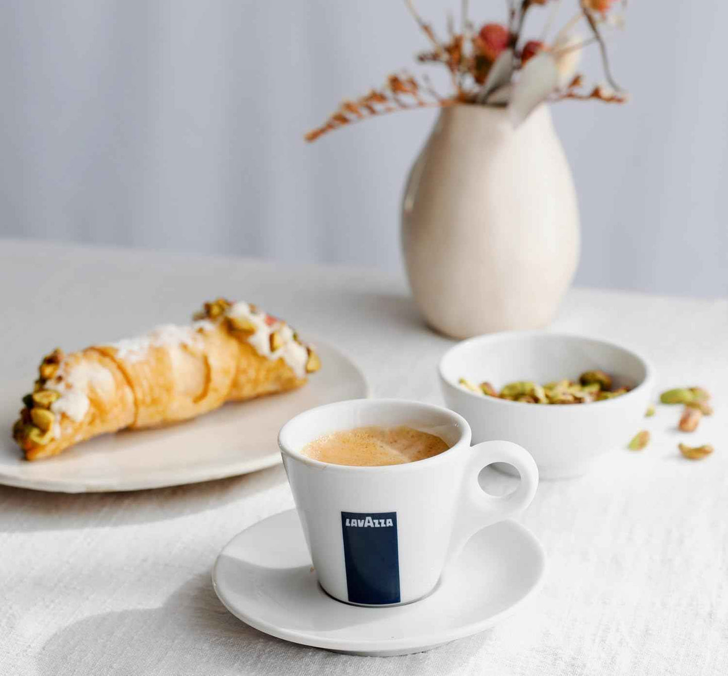 Lavazza Whole Bean Coffee Blend, Light Roast,Premium Quality, Blended and roasted in Italy,Well balanced, Aromatic Blend with notes of honey and almond