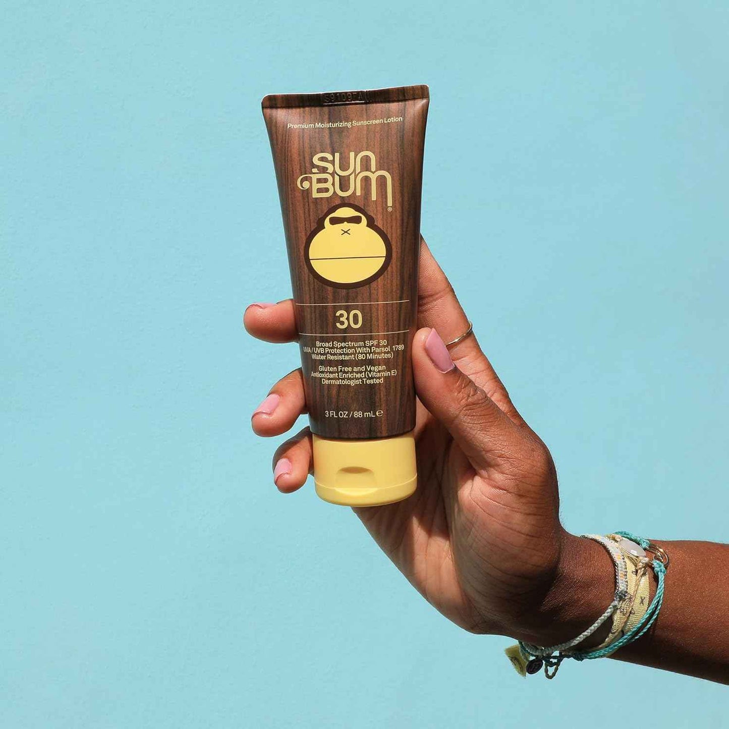 Sun Bum Original SPF 30 Sunscreen Lotion | Vegan and Hawaii 104 Act Compliant (Octinoxate & Oxybenzone Free) Broad Spectrum Moisturizing UVA/UVB Sunscreen with Vitamin E
