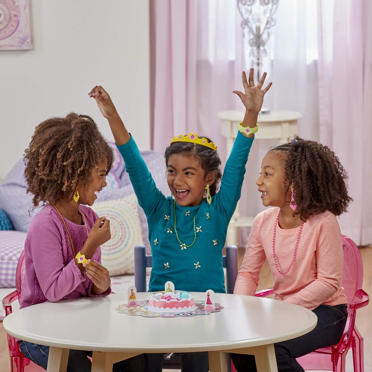 Hasbro_Gaming_Pretty_Pretty_Princess:_Edition_Board_Game_Featuring_Disney_Princesses,_Jewelry_Dress-Up_Game_for_Kids_Ages_5_and_Up,_for_2-4_Players_(Amazon_Exclusive)