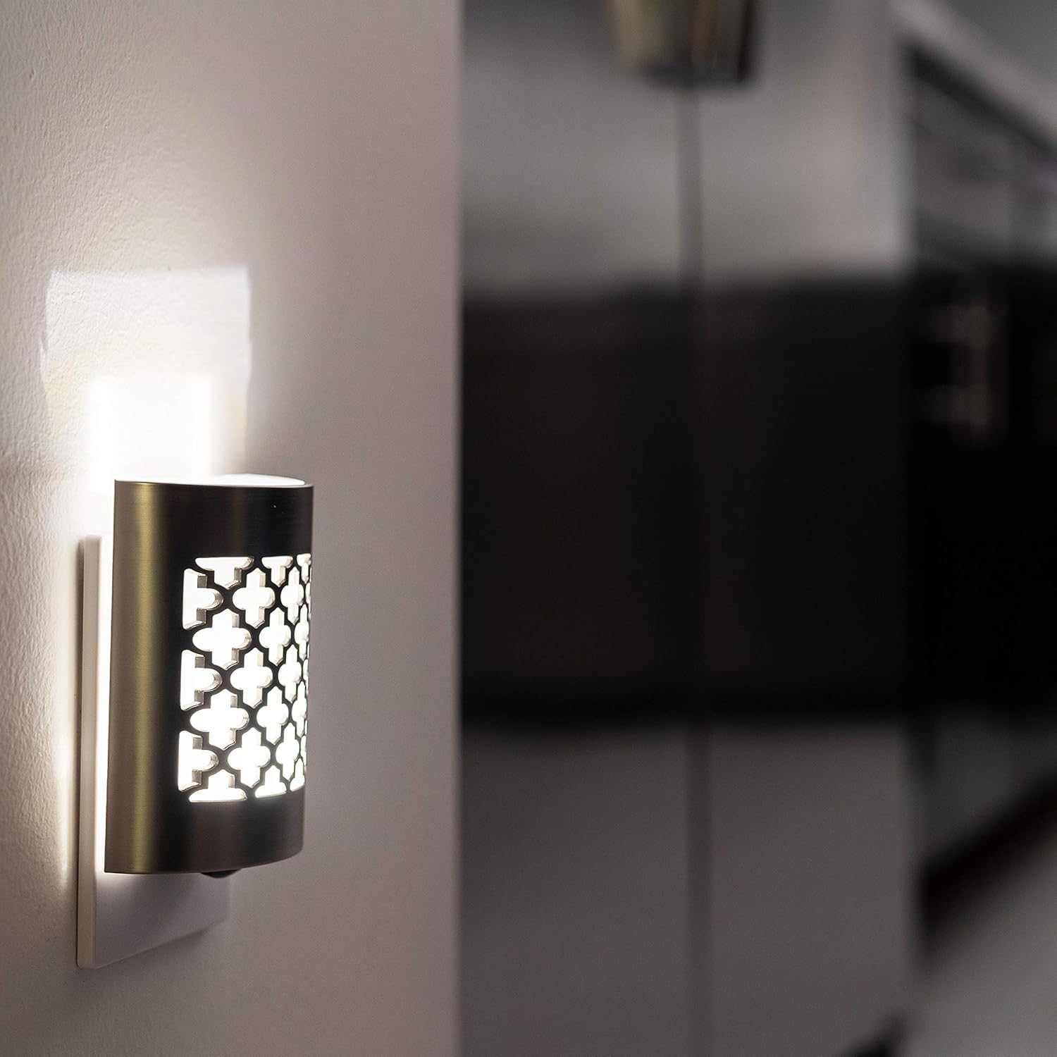 GE_CoverLite_LED_Night_Light,_Plug-in,_Dusk_to_Dawn_Sensor,_Home_Decor,_LED_Lights_for_Bedroom,_Bathroom,_Kitchen,_Hallway,_2_Pack,_46815,_Brushed_Nickel_|_Moroccan