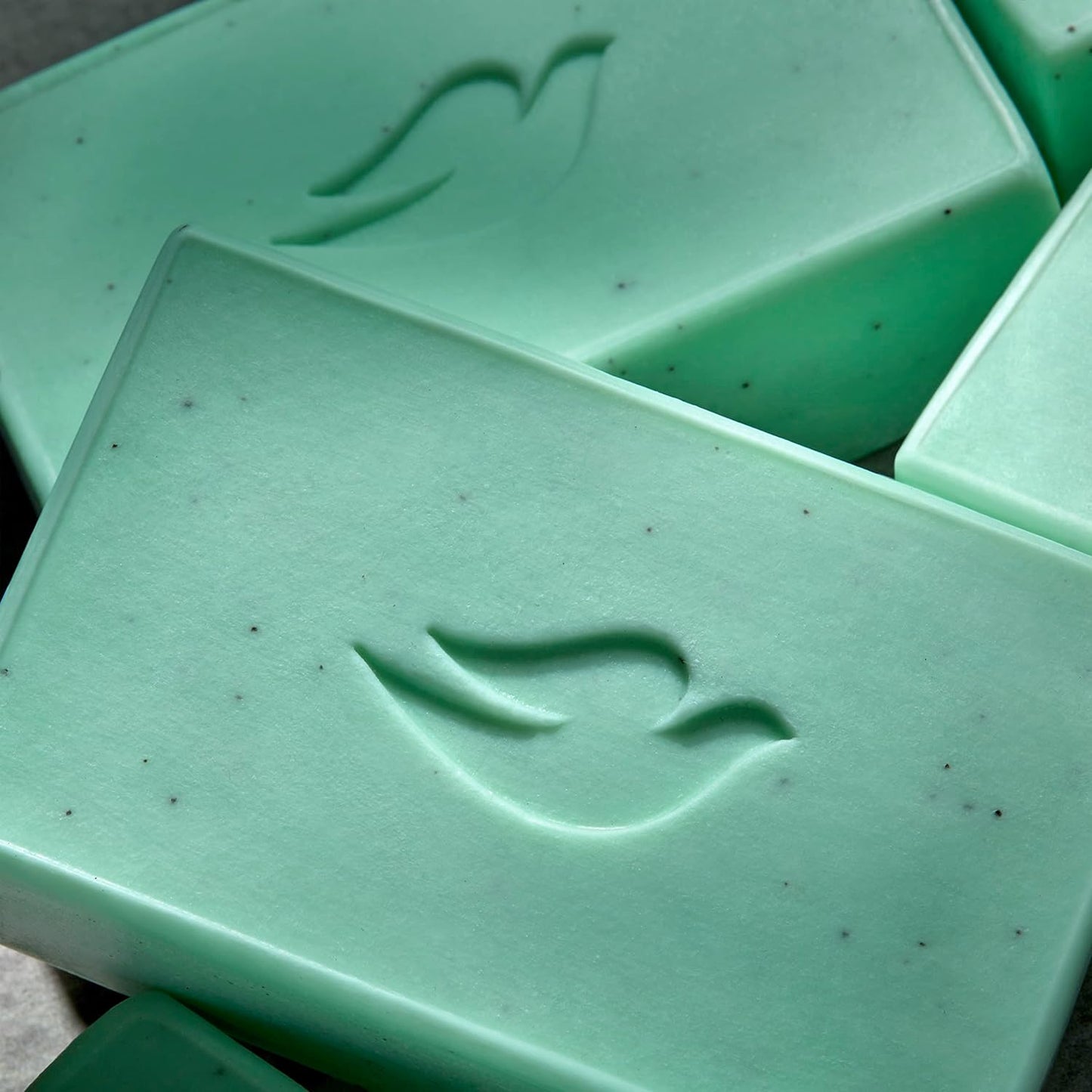 DOVE_MEN_+_CARE_Plant-Powered_Natural_Essential_Oil_Bar_Soap_Reinvigorating_Lime_+_Avocado_Oil_to_Clean_and_Hydrate_Mens_Skin_4-in-1_Bar_Soap_for_Men's_Body,_Hair,_Face_and_Shave._5_oz,_4_Count