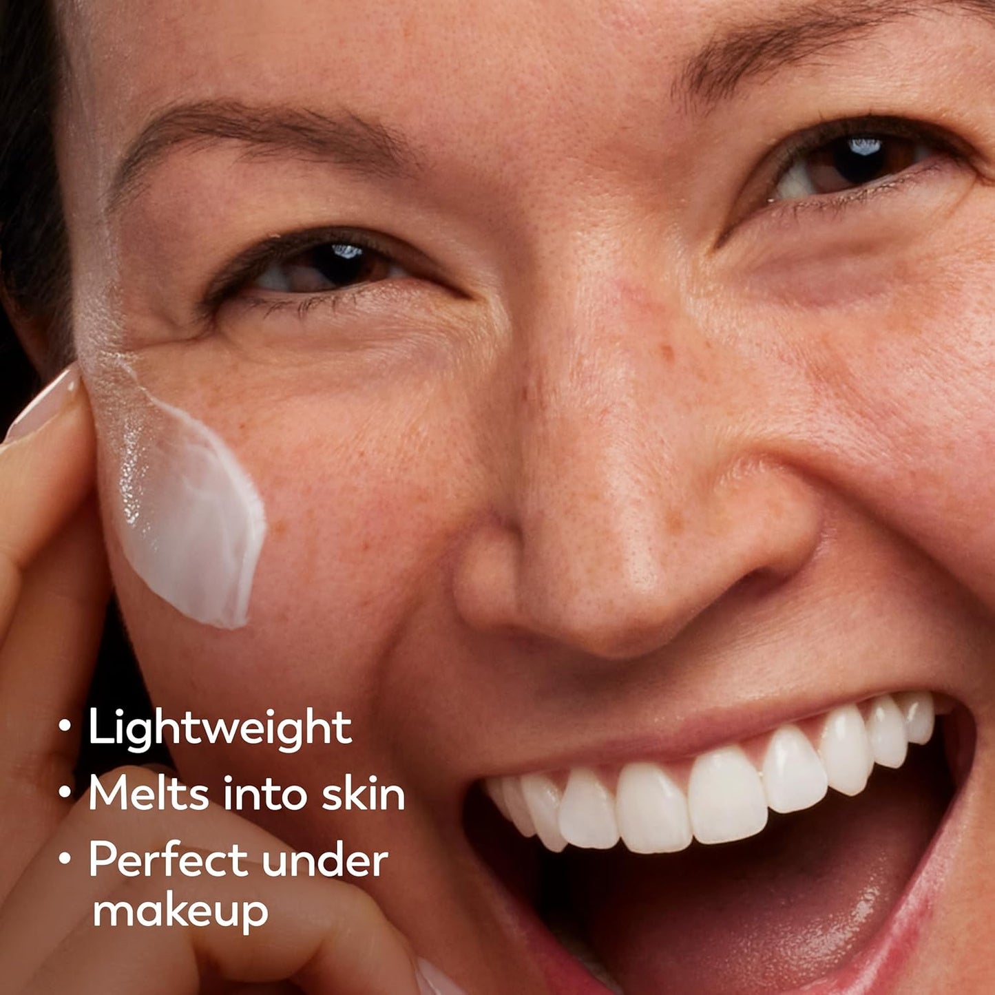 Olay_Vitamin_C_MAX_Face_Moisturizer,_Brightening_Cream_for_Women,_Hydrating,_Evens_Tone,_Dark_Spot_&_Hyperpigmentation_Reduction,_Glowing_Skin_Care_-_Niaciniamide,_Peptides_1.7_Oz
