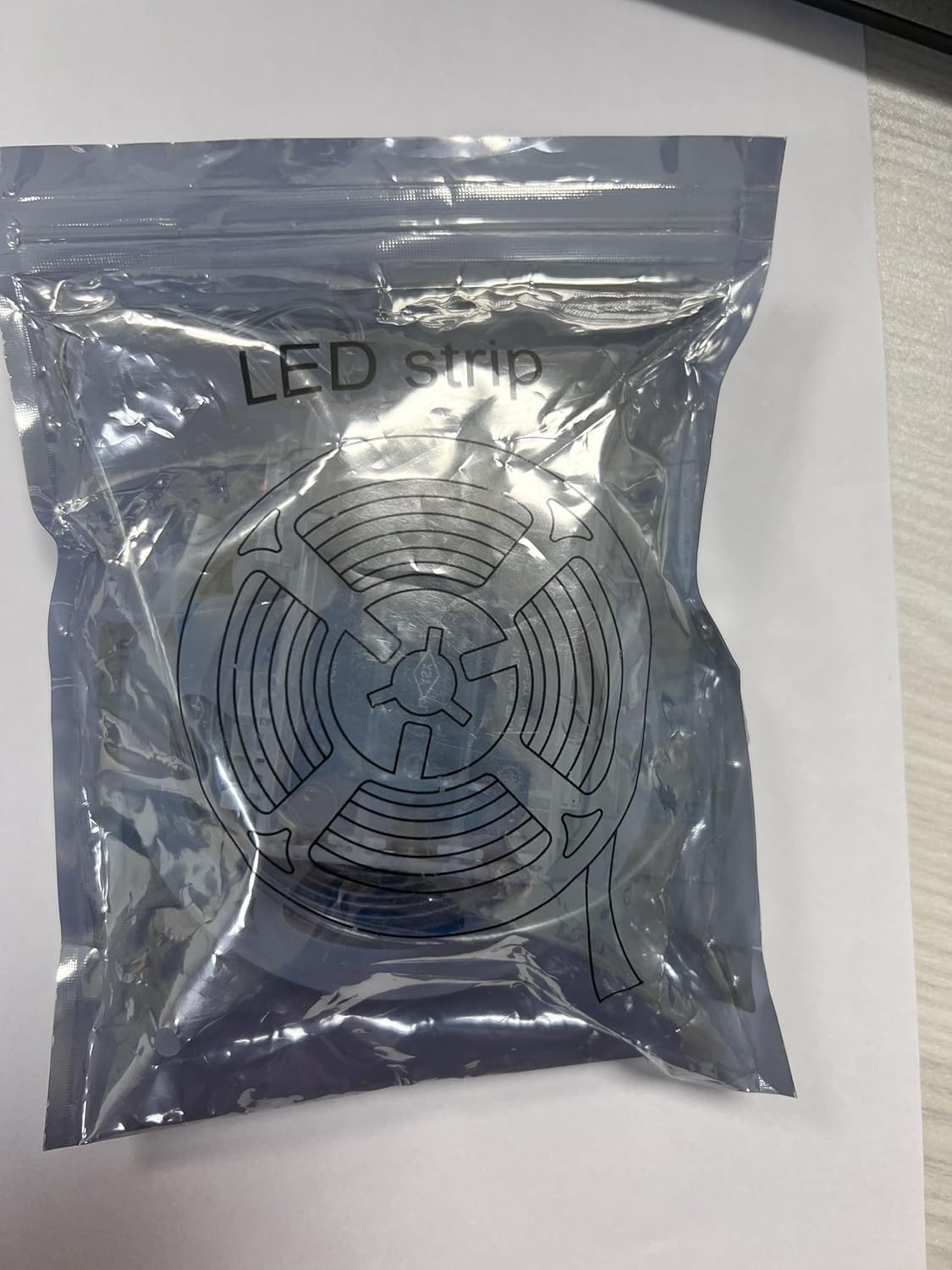 echosari_Battery_Operated_Motion_Sensor_Cabinet_Strip_Lights,_9.8Ft_90_LED_Counter_Closet_Strip_Light,_Motion_&_Night_Sensor_Safe_Tape_Light_for_Stairs_Wardrobe_Kitchen_(Cool_White/Warm_White)