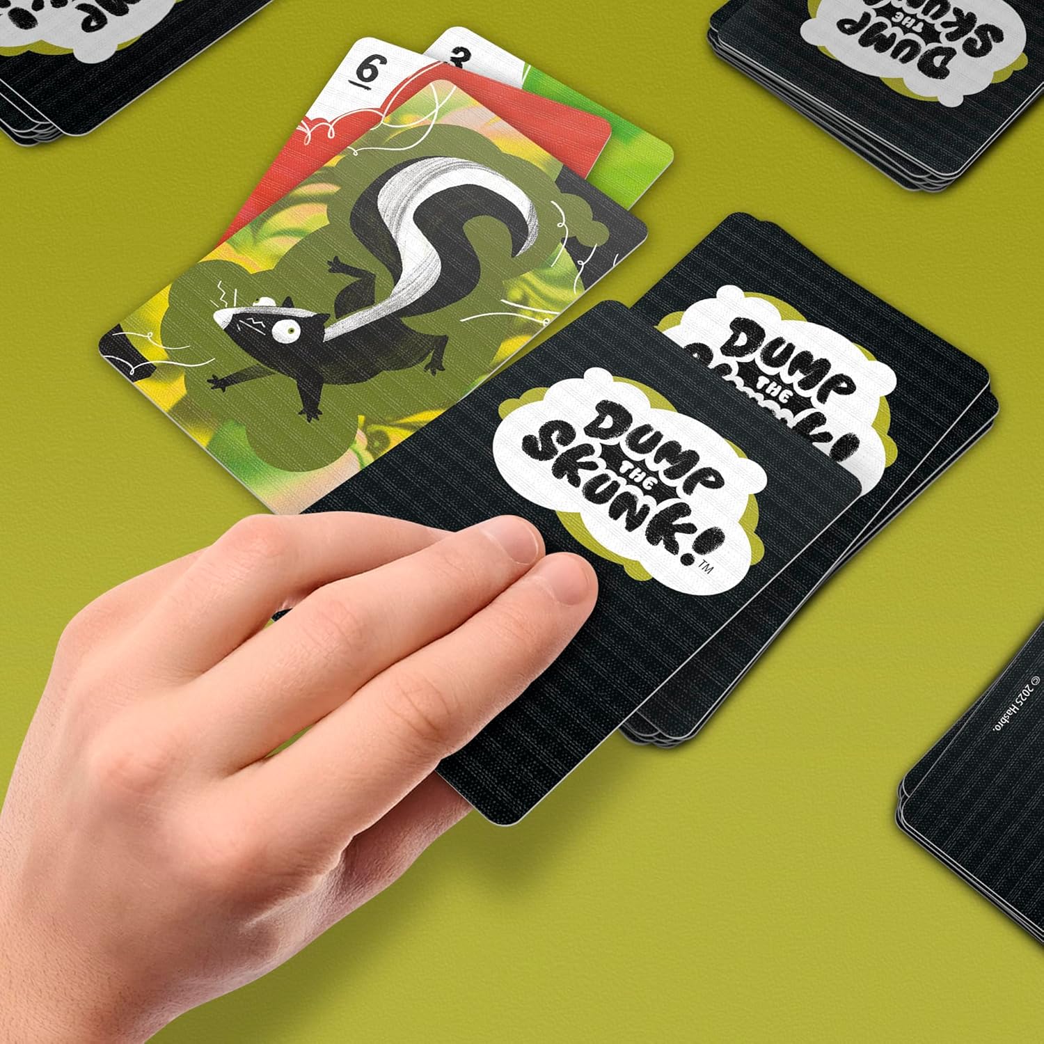 Dump_The_Skunk!_Game_|_Family_Card_Game_by_Reiner_Knizia_|_Ages_7_and_Up_|_2-6_Players_|_20_Mins._|_Easy_to_Learn_Games_for_Kids,_Teens,_and_Adults