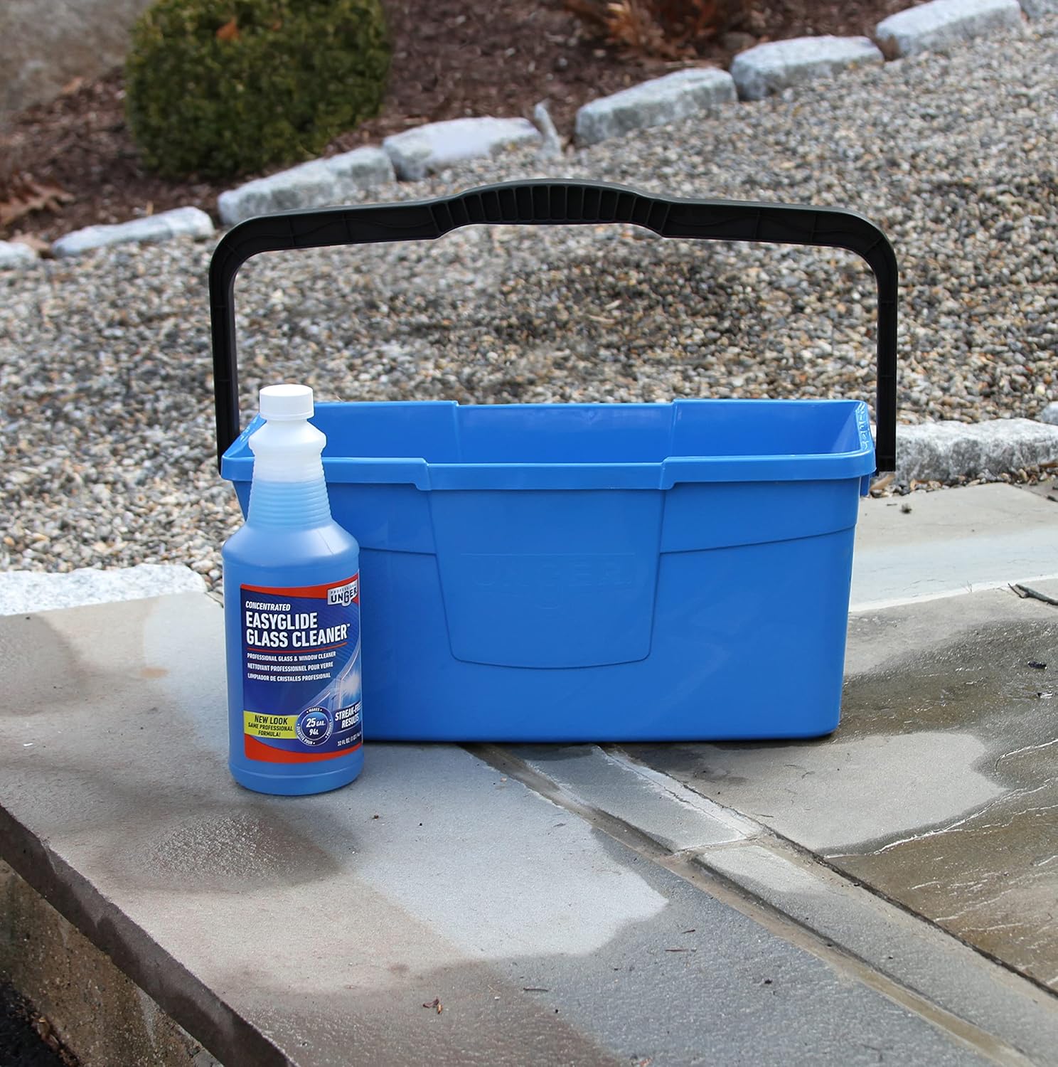 Unger_Professional_Streak-Free_EasyGlide_Glass_Cleaner_Concentrate,_32_oz_–_Ammonia-Free,_Makes_25_Gallons_of_Solution_,_Safe_for_Tinted_Windows,_LOW-E_Glass,_Windshields_&_Mirrors