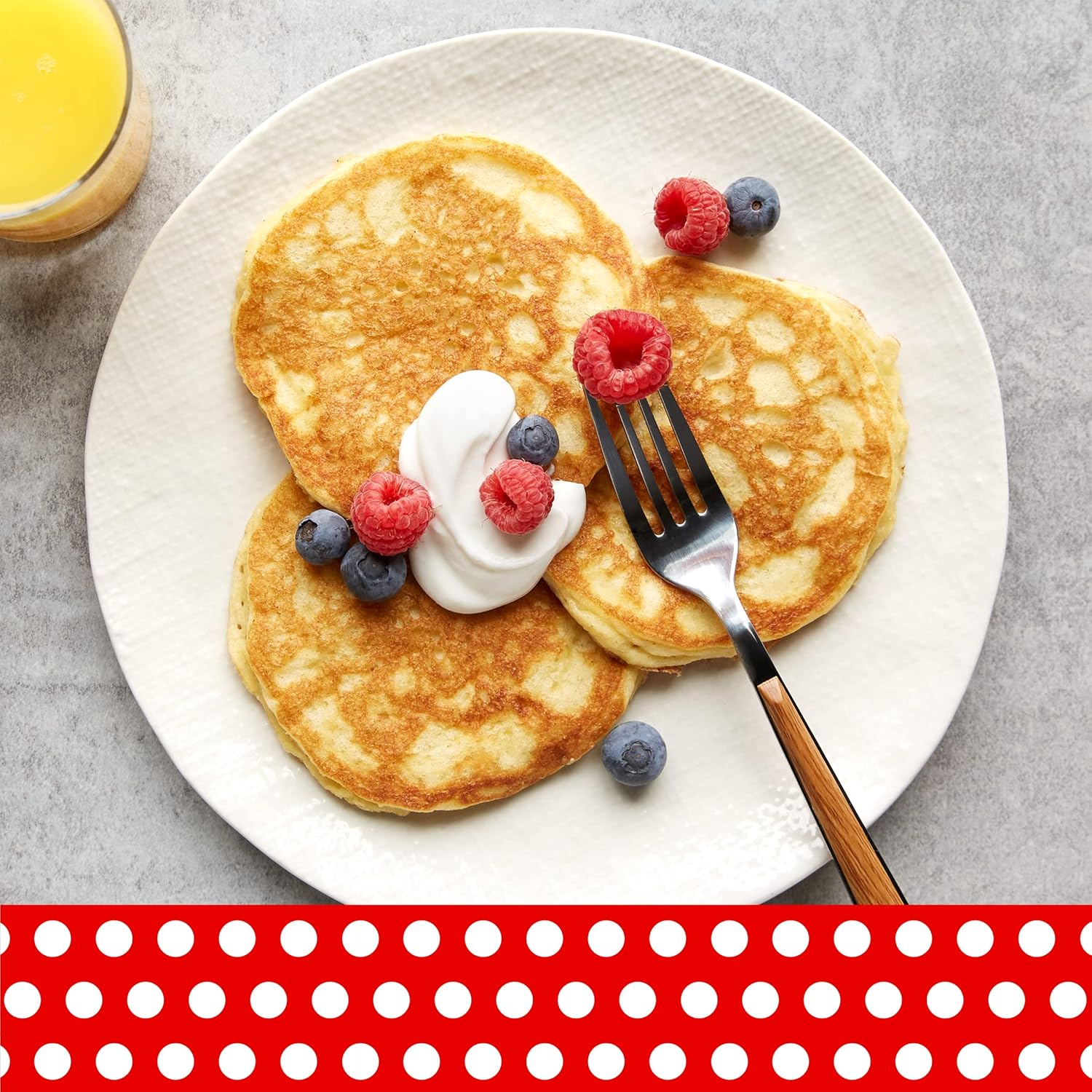 Betty_Crocker_Bisquick_Shake_'n_Pour,_Buttermilk_Pancake_Mix,_10.6_oz