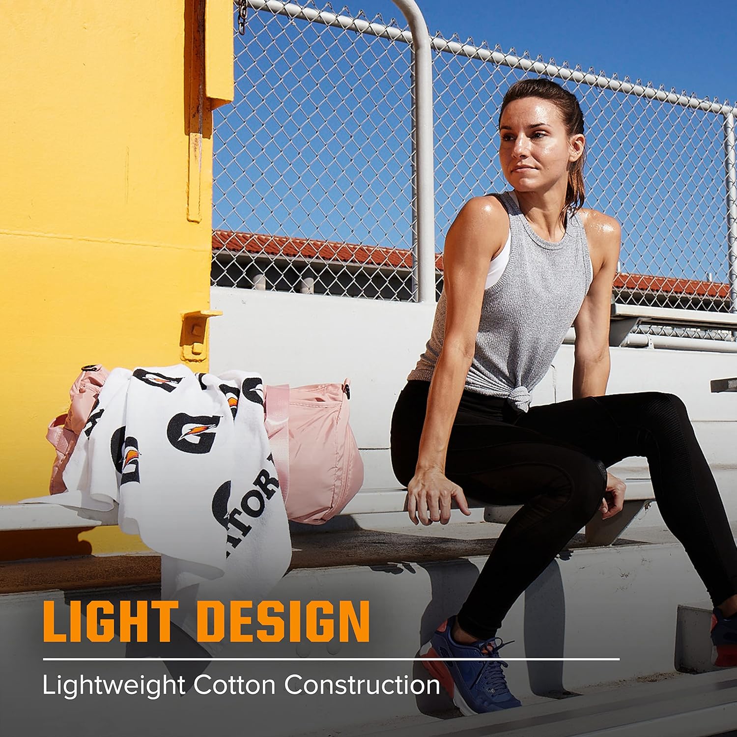 Gatorade_Premium_Sideline_Towel_Bi-color,_White,_Small