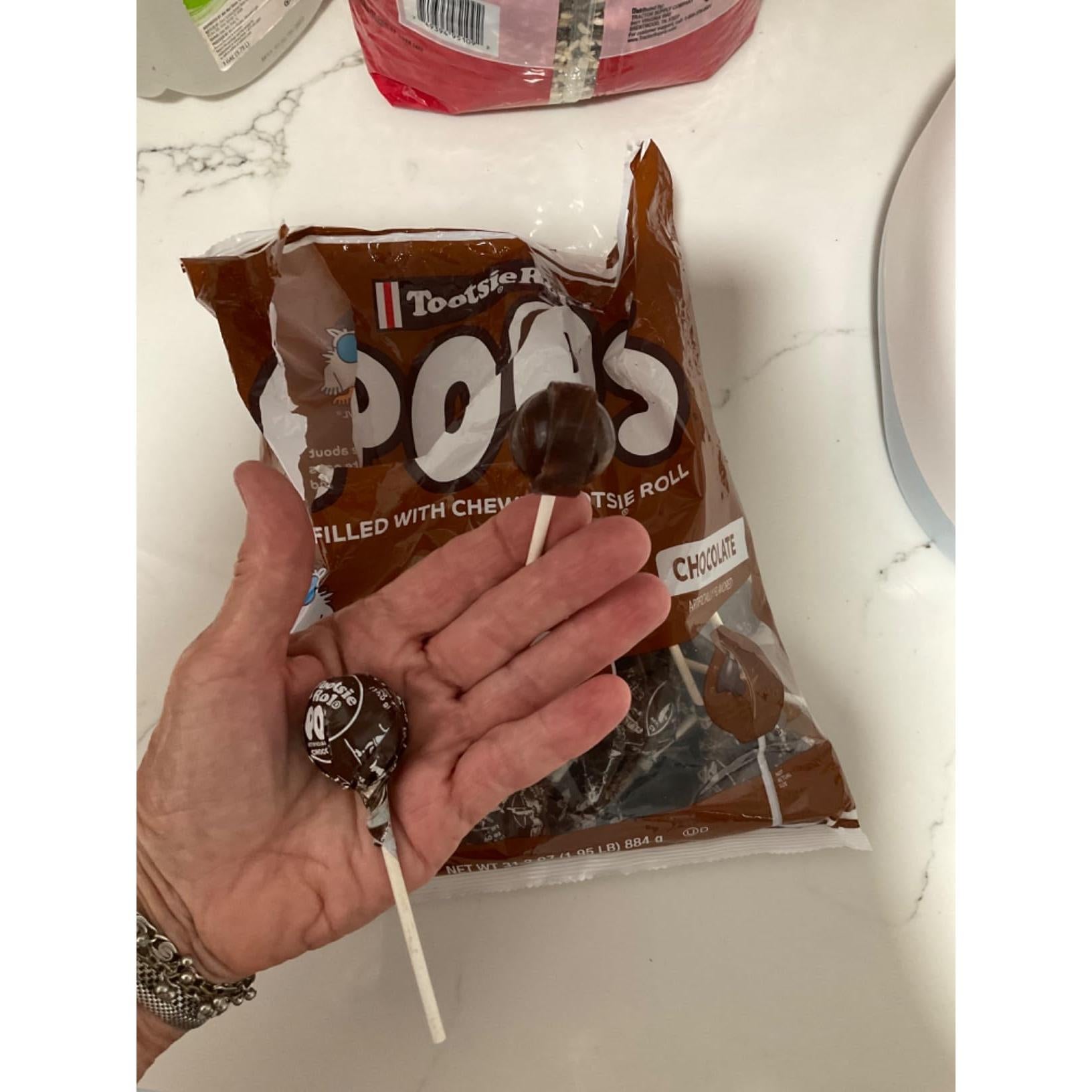 Tootsie_Pops_Single_Flavor_Bag_-_Chocolate_Flavored_Lollipops_with_Chocolatey_Center_-__Brown_Candy_-_Peanut_Free,_Gluten_Free,_50_Count_(Pack_of_1)