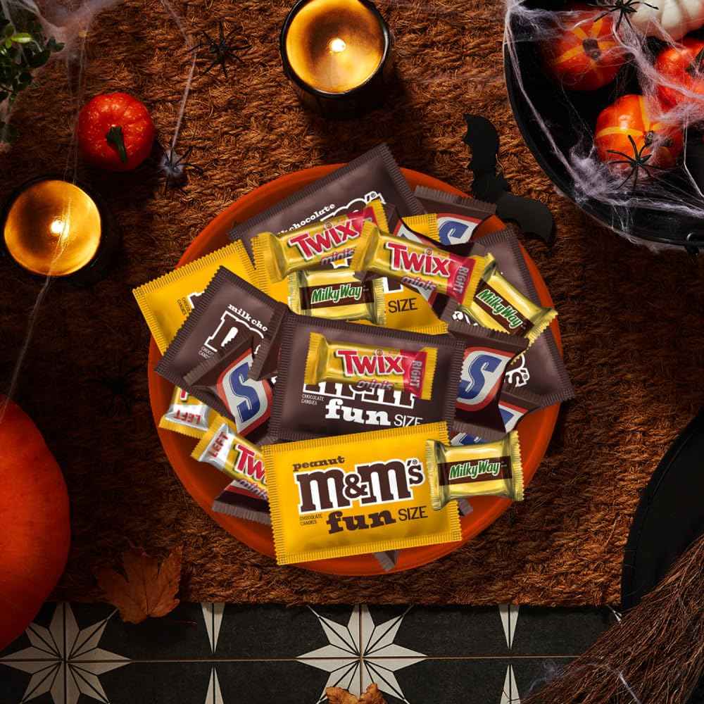 M&M'S, SNICKERS, TWIX & MILKY WAY Halloween Candy Variety Pack as a Halloween Gift Basket Base