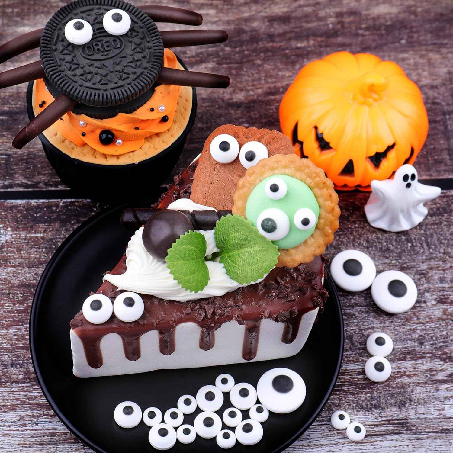 Halloween Candy Eyeballs for Cake – Playful Dessert Toppings for Kids' Spooky Birthday Decor