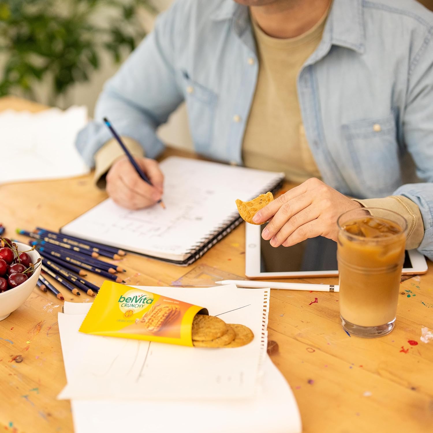 belVita Golden Oat Breakfast Bars 12-Pack — Slow-Release Carbs to Power Workdays and Pre-Meeting Focus