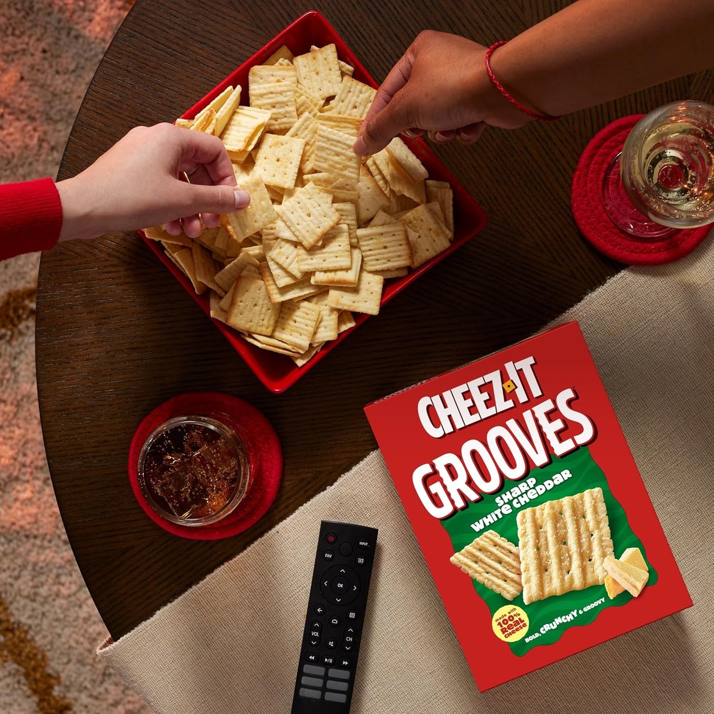 Cheez-It Grooves Crunchy Cheese Crackers – Travel-Friendly Sharp White Cheddar Snack for Rest Stops, Picnics, and Tailgates, 3.25oz 6-Pack