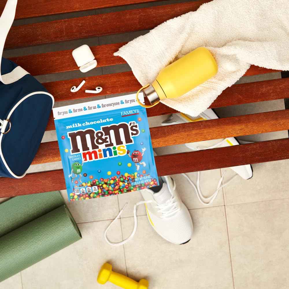M&M'S MINIS Milk Chocolate Candy – Family Size Snack for Kids' Playroom and Pantry, 16.9 oz Resealable Bag
