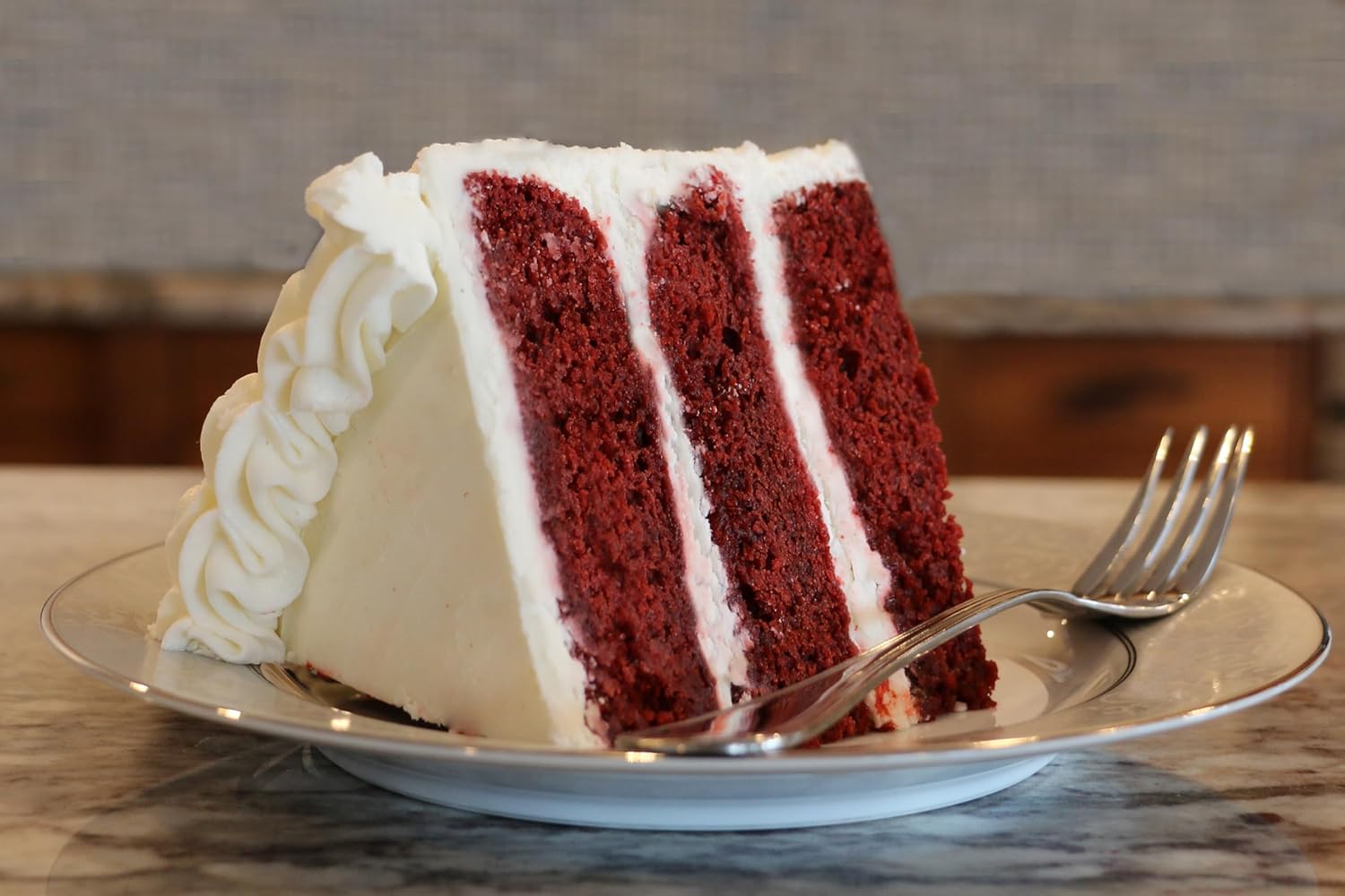 dual-format versatility: bakes as a full cake or portioned cupcakes