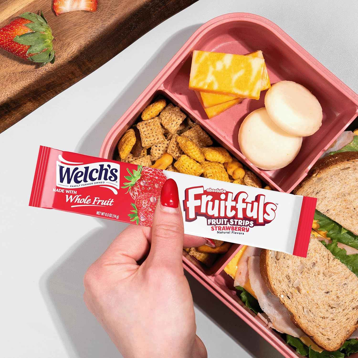 Welch's Absolute Fruitfuls Strawberry Strips – Desk Drawer Snack for Focused Workdays, Quick Sugar Boost Without the Crash