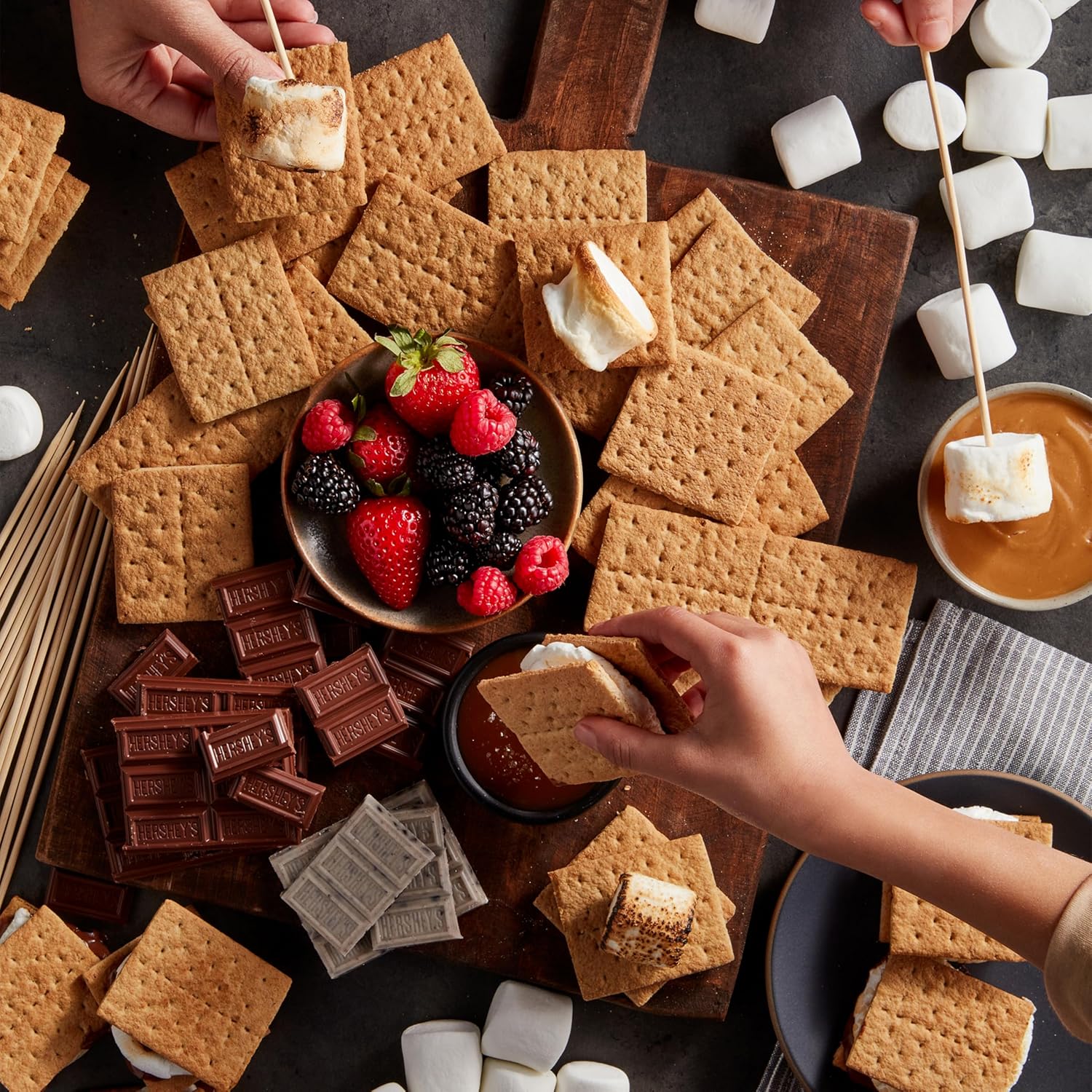 HONEY MAID Graham Crackers – Grandparent Gift Box, Sweet Snack for Grandkids