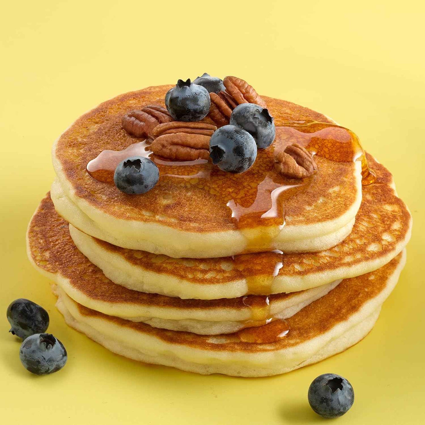 Betty Crocker Bisquick Shake 'n Pour Buttermilk Pancake Mix – 5-Minute Morning Breakfast for Back-to-Back Workdays