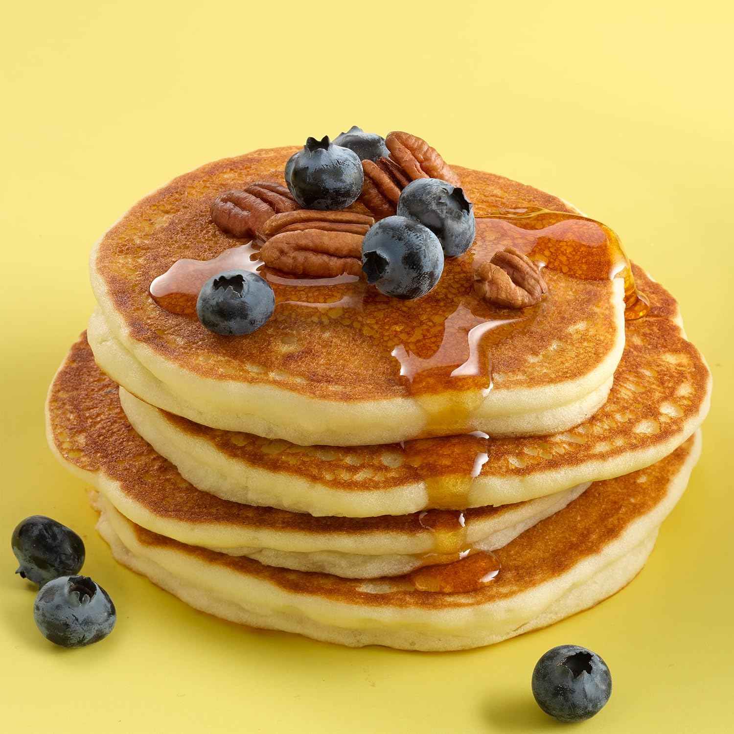 Betty Crocker Bisquick Shake 'n Pour Buttermilk Pancake Mix – 5-Minute Morning Breakfast for Back-to-Back Workdays