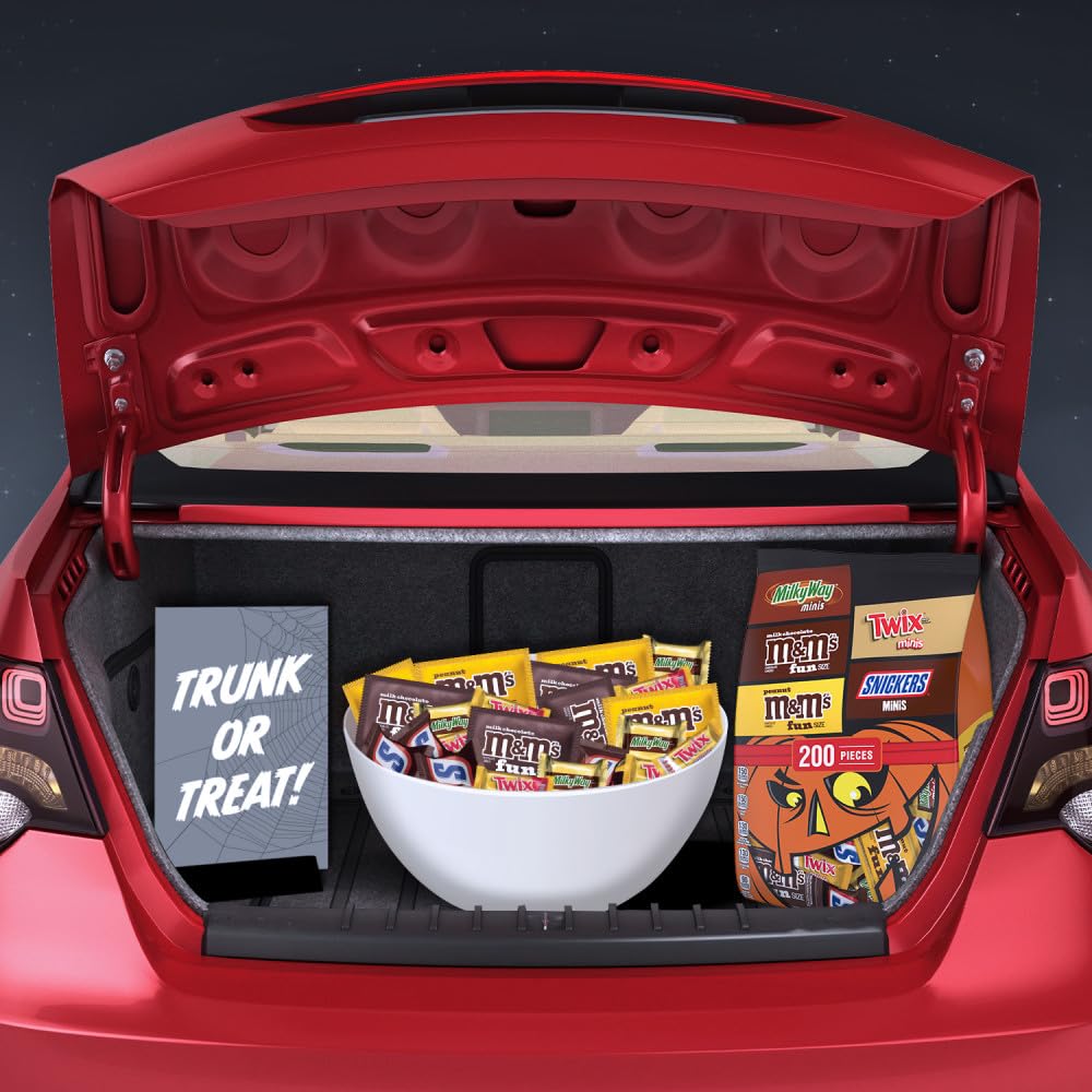 M&M'S, SNICKERS, TWIX & MILKY WAY Halloween Candy Variety Pack as a Halloween Gift Basket Base