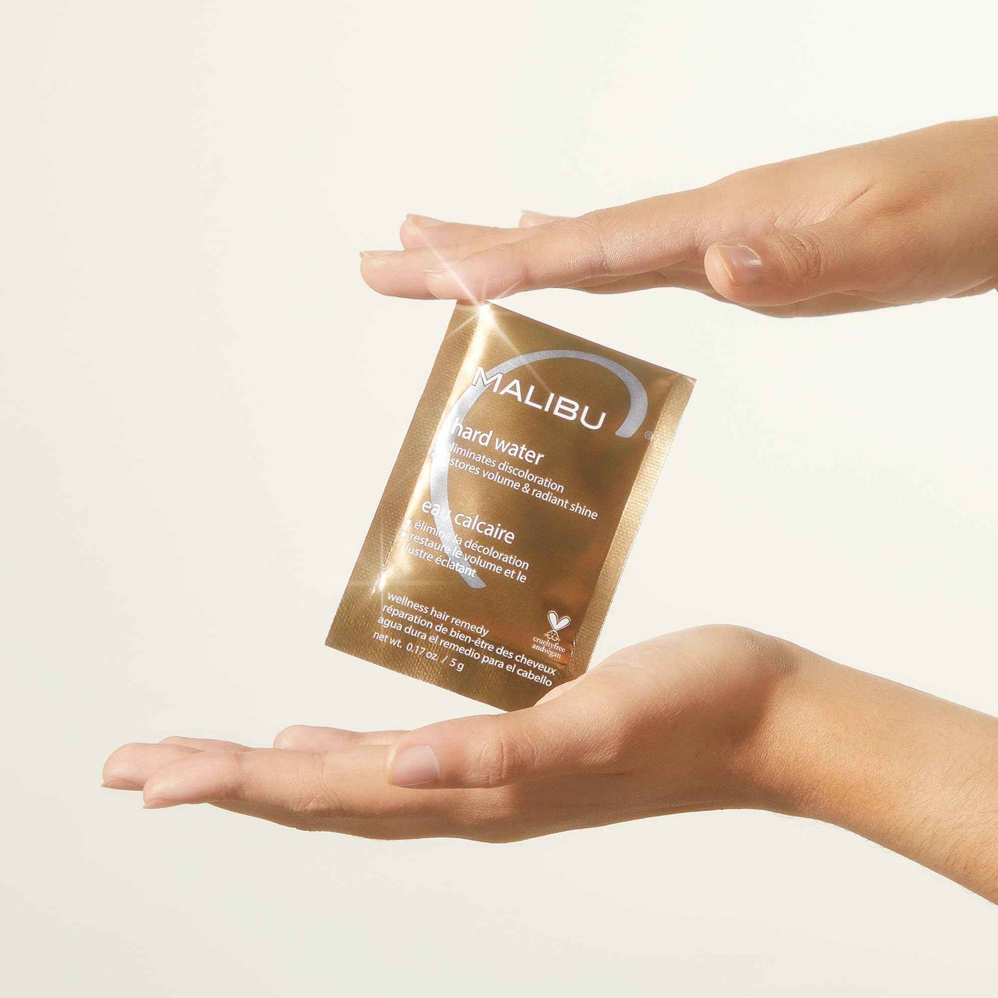 Malibu C Hard Water Wellness Remedy – Single-Use Powder Packets for an Uncluttered Shower Routine