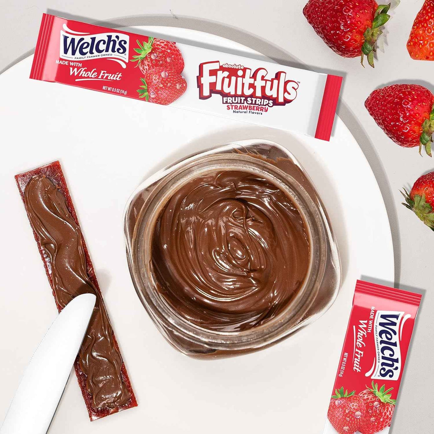 Welch's Absolute Fruitfuls Strawberry Strips – Desk Drawer Snack for Focused Workdays, Quick Sugar Boost Without the Crash