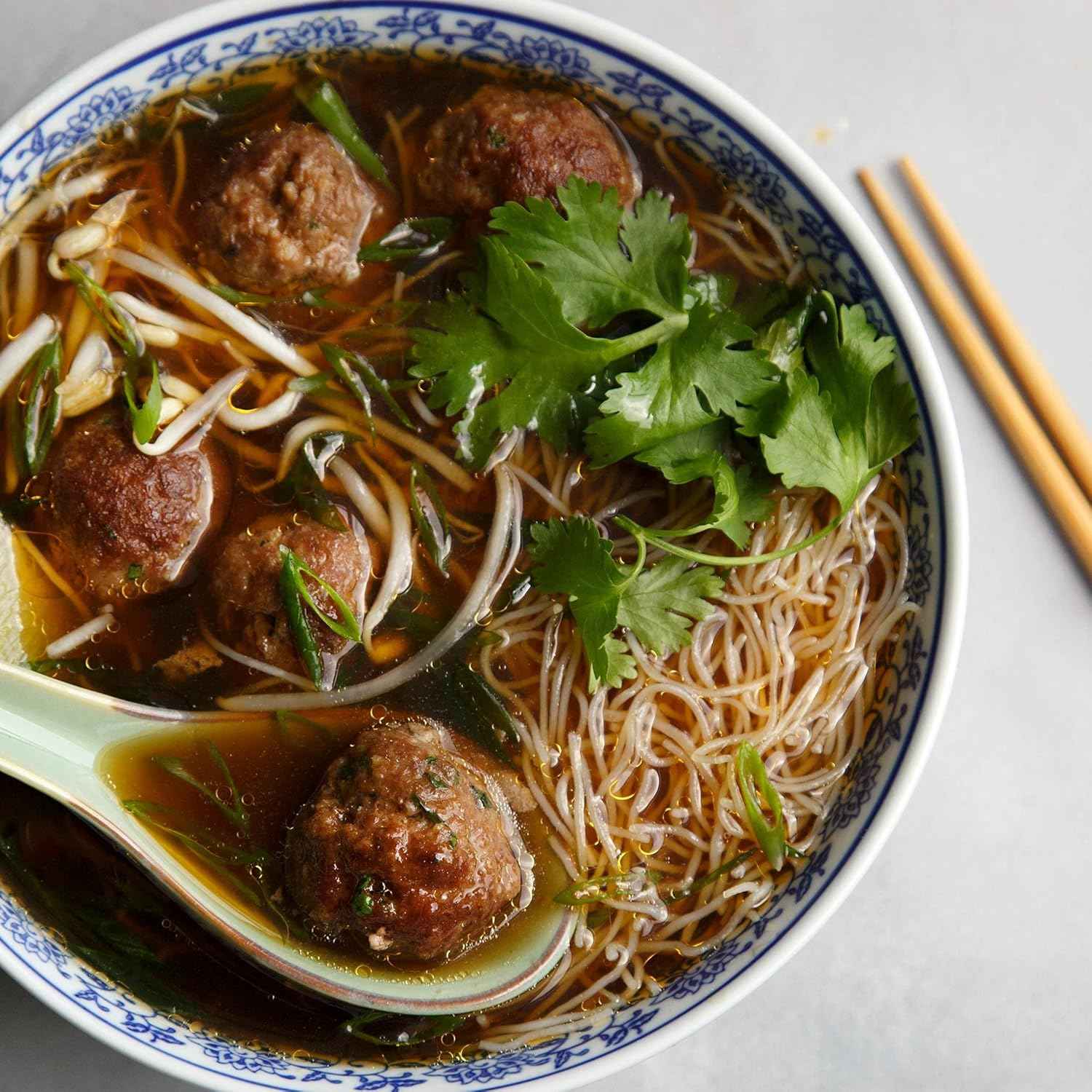 Simply Asia Vietnamese Inspired Pho Beef Broth – Gluten-Free Wellness Pantry Staple, Clean-Label Soup Base for Mindful Eating