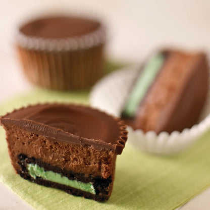 OREO Mint Creme Chocolate Sandwich Cookies Party Size 24.95 oz – Lunchbox Snack for Kids and After-School Treats