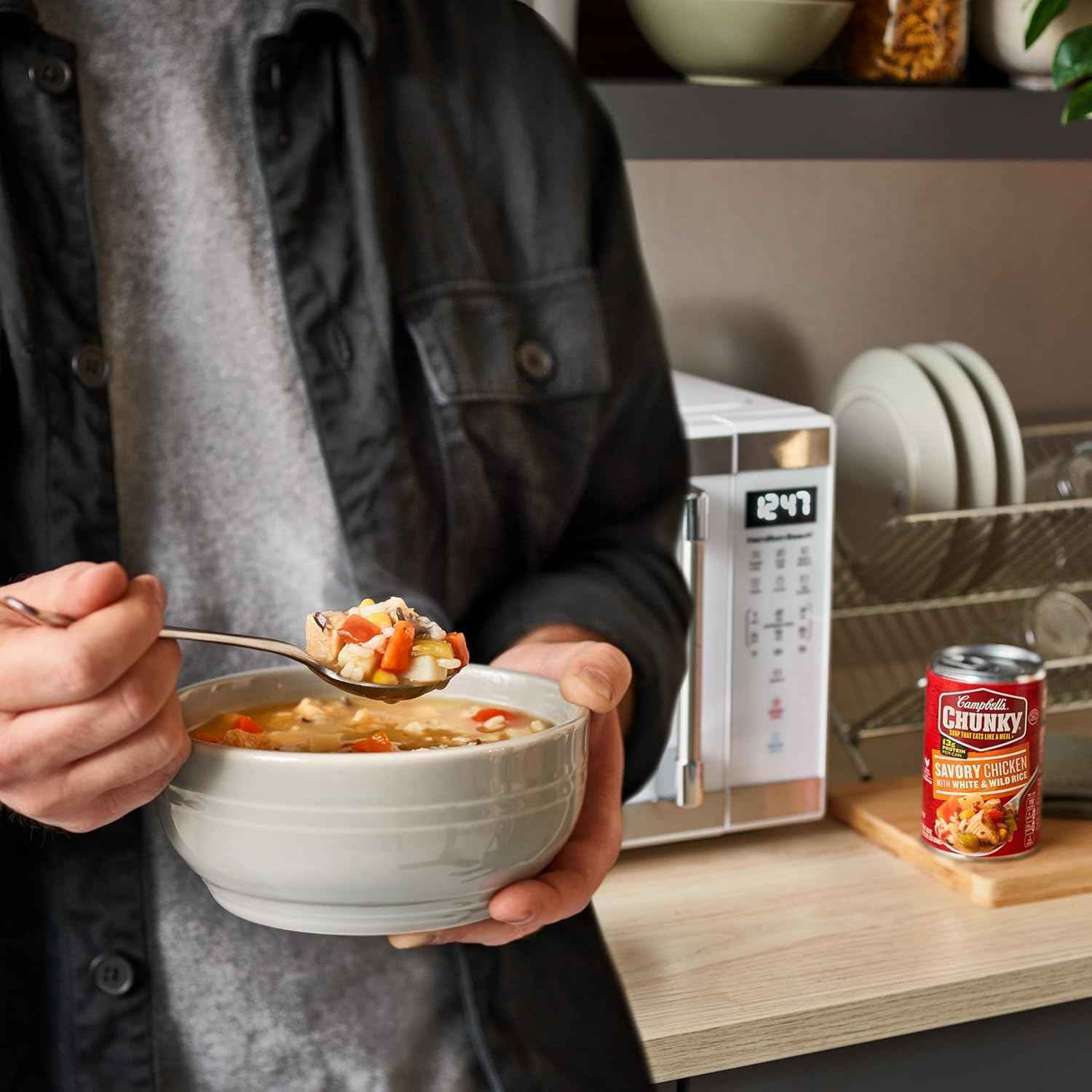 Campbell's Chunky Chicken Rice Soup – Comforting Mindful Lunch with 13g Protein for Wellness Routines, 18.8 Oz Can