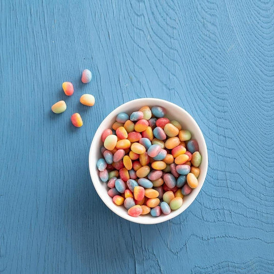 sour-to-sweet chewy gummy center that 'hatches' in the mouth