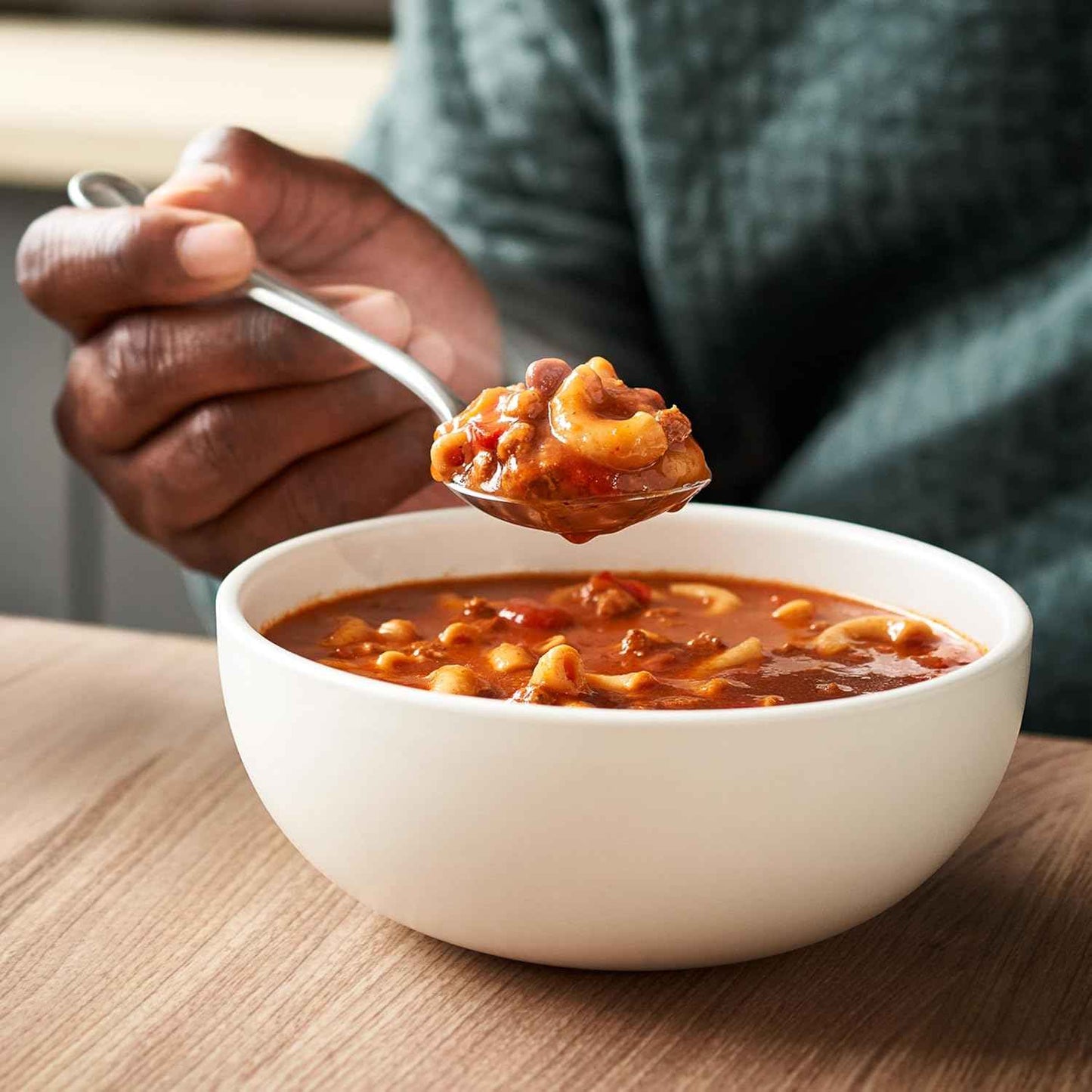 Campbell's Chunky Chili Mac, 18.8 oz Can – Mild-Tasting Pantry Meal Picky Eaters Can Enjoy at the Kitchen Table
